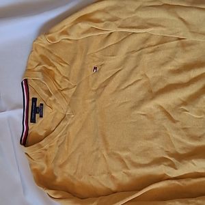 Tommy Hilfiger sweater